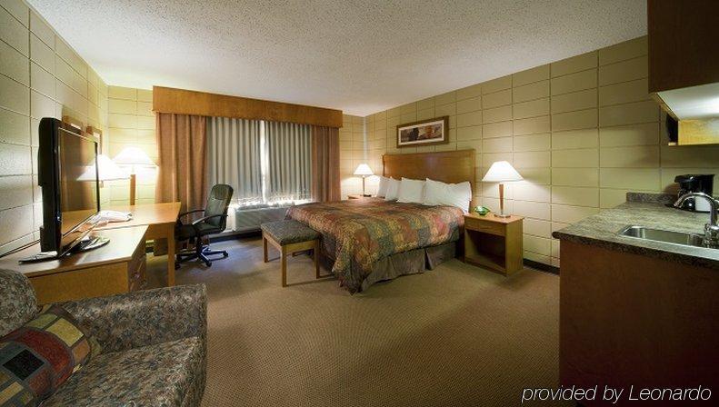 Neighbourhood Inn Hotels In Bonnyville Екстериор снимка